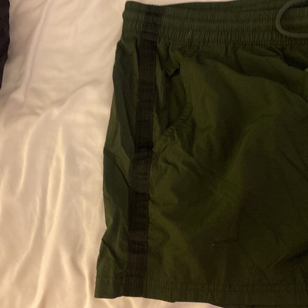 athleta shorts - Picture 3 of 5